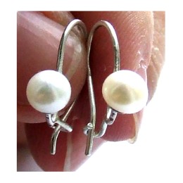 Hõbekõrvarõngad - rippuvad naturaalsed pärlid