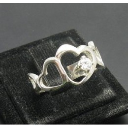 Hõbesõrmus - südamed tsirkooniga