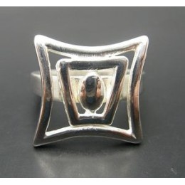 Hõbesõrmus - geomeetriline ruut