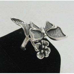 Hõbesõrmus - liblikad ja lill