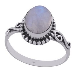 Hõbesõrmus - kuukiviga 